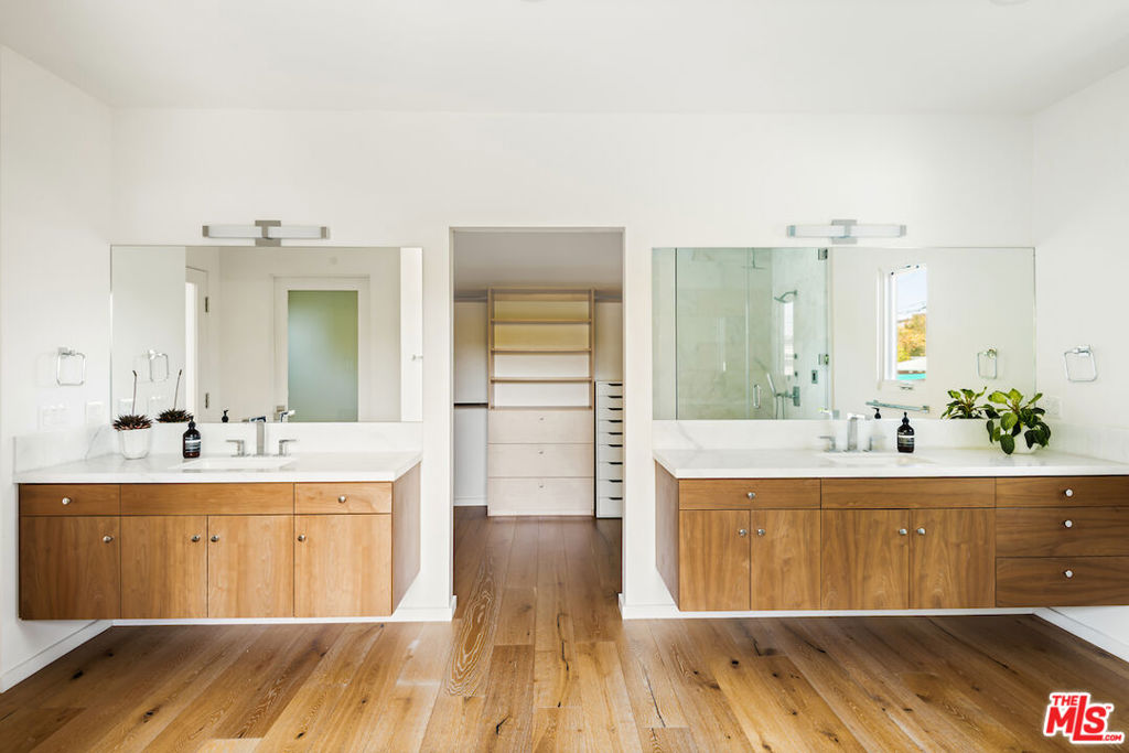 Properties 3 11328 Charnock Road