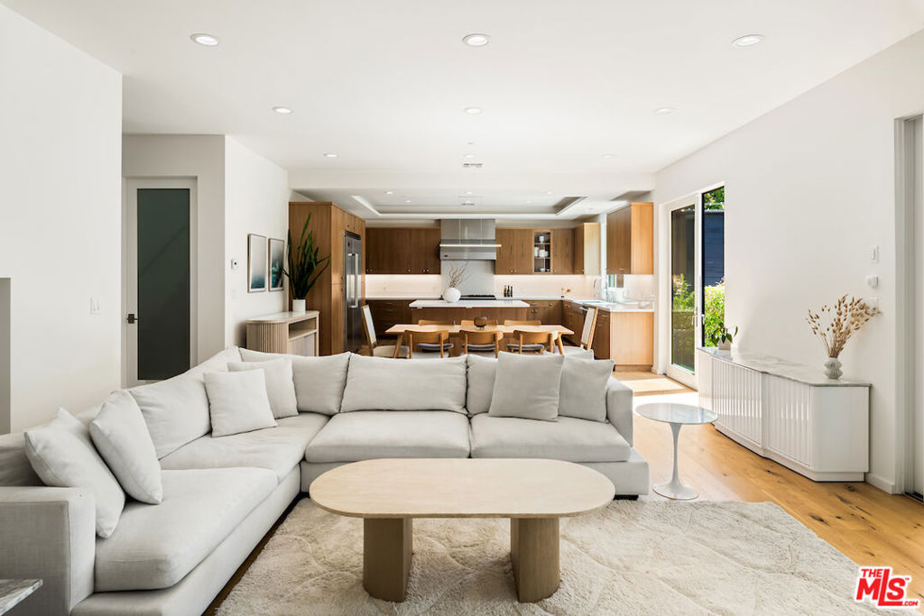 Properties 4 11328 Charnock Road