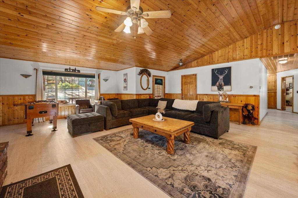 41640 Mockingbird Drive