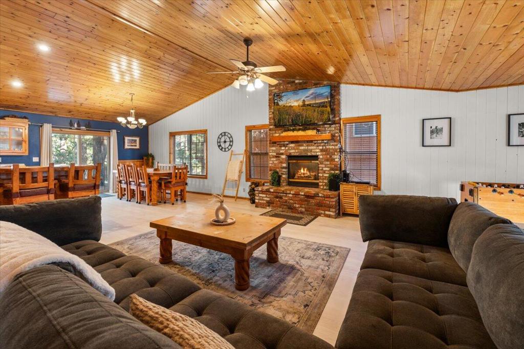 41640 Mockingbird Drive