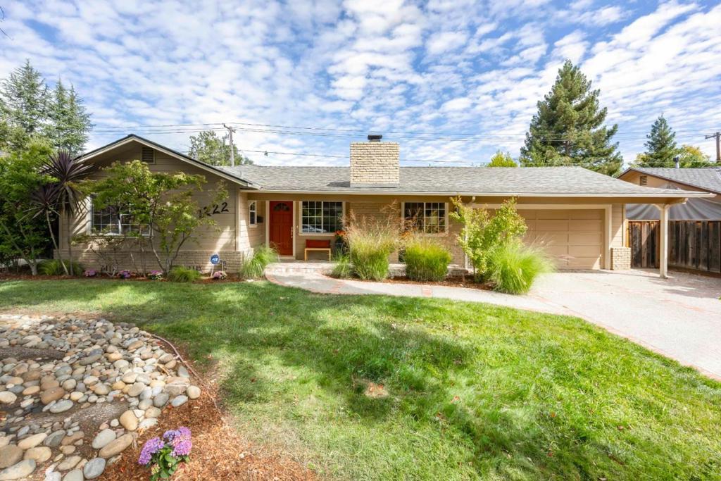1222 Marilyn Drive