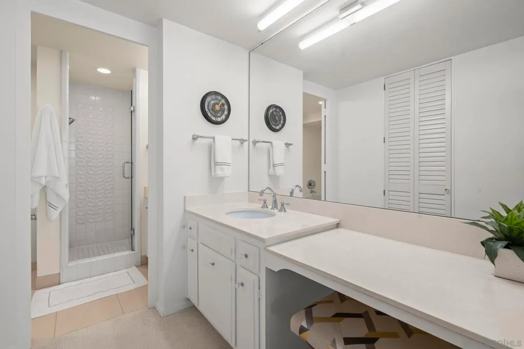 La Jolla, California 92037, United States, 2 Bedrooms Bedrooms, ,2 BathroomsBathrooms,Residential,Active,186888