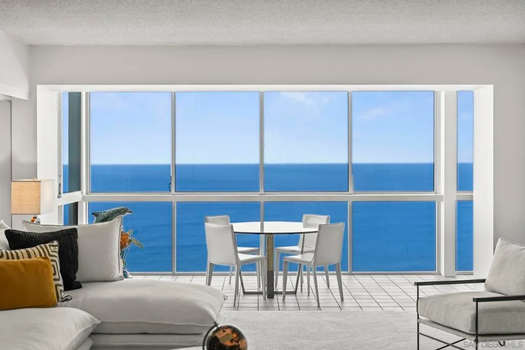 La Jolla, California 92037, United States, 2 Bedrooms Bedrooms, ,2 BathroomsBathrooms,Residential,Active,186888