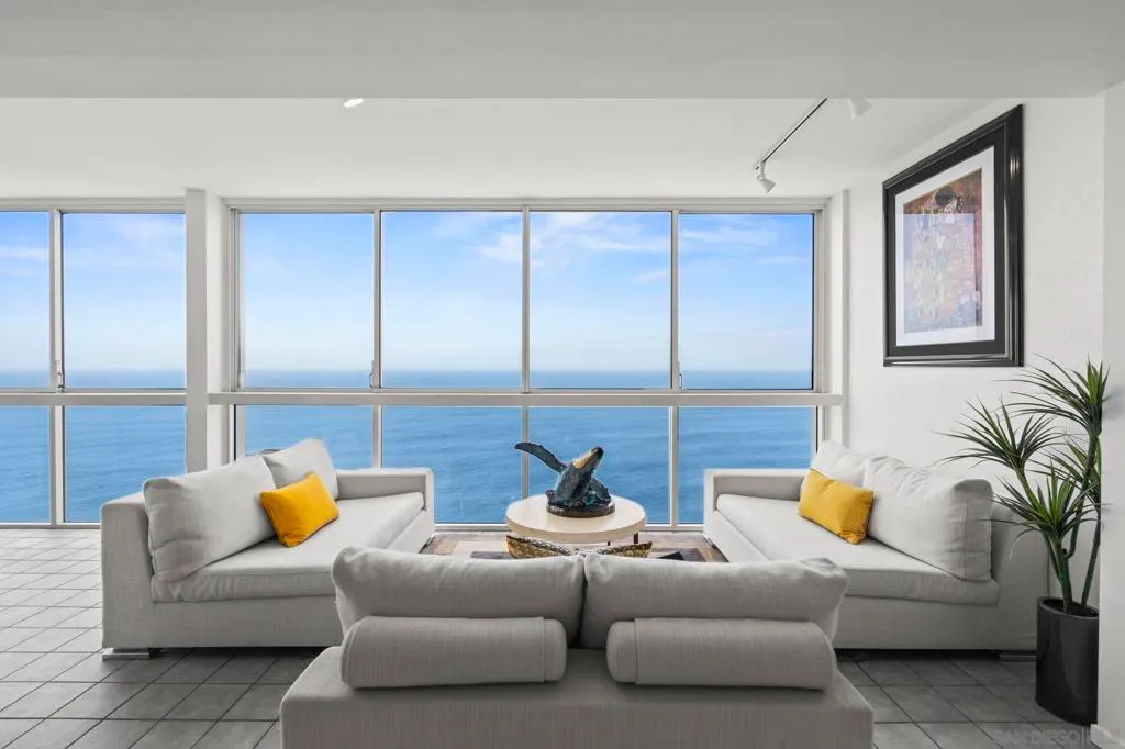 La Jolla, California 92037, United States, 2 Bedrooms Bedrooms, ,2 BathroomsBathrooms,Residential,Active,186888