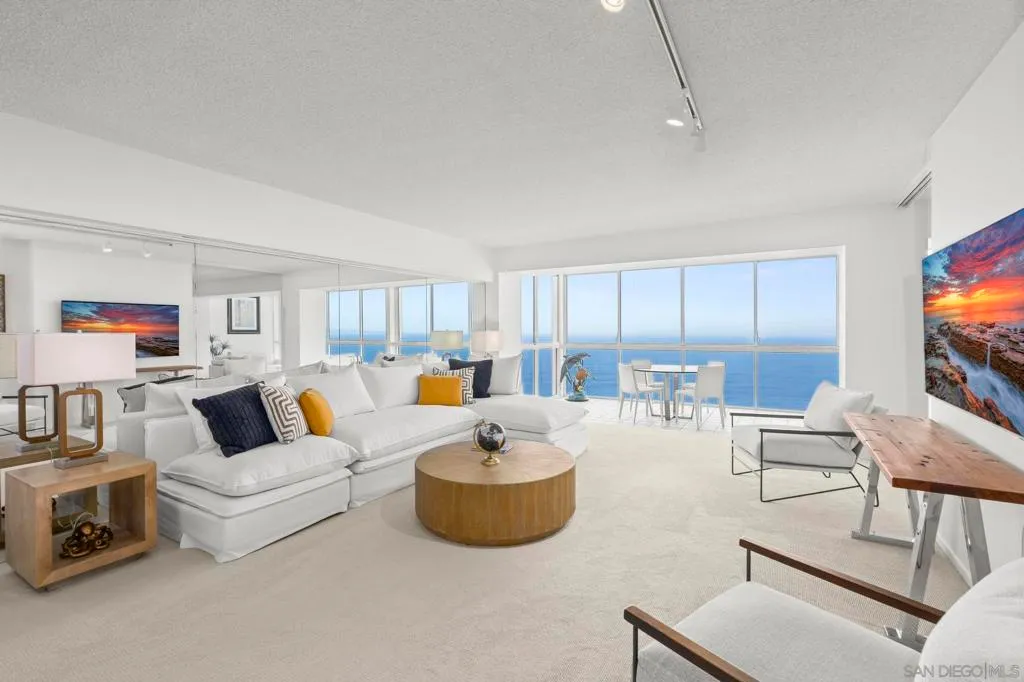 La Jolla, California 92037, United States, 2 Bedrooms Bedrooms, ,2 BathroomsBathrooms,Residential,Active,186888