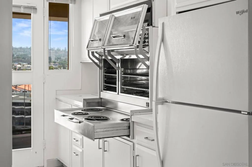 La Jolla, California 92037, United States, 2 Bedrooms Bedrooms, ,2 BathroomsBathrooms,Residential,Active,186888