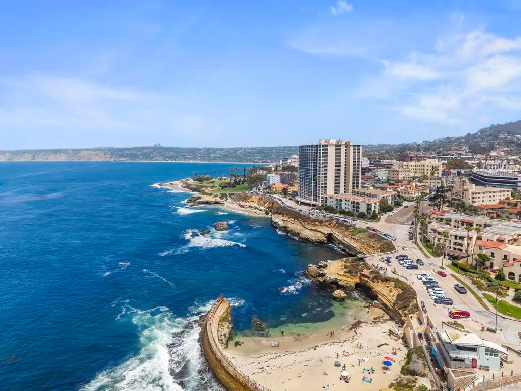 La Jolla, California 92037, United States, 2 Bedrooms Bedrooms, ,2 BathroomsBathrooms,Residential,Active,186888