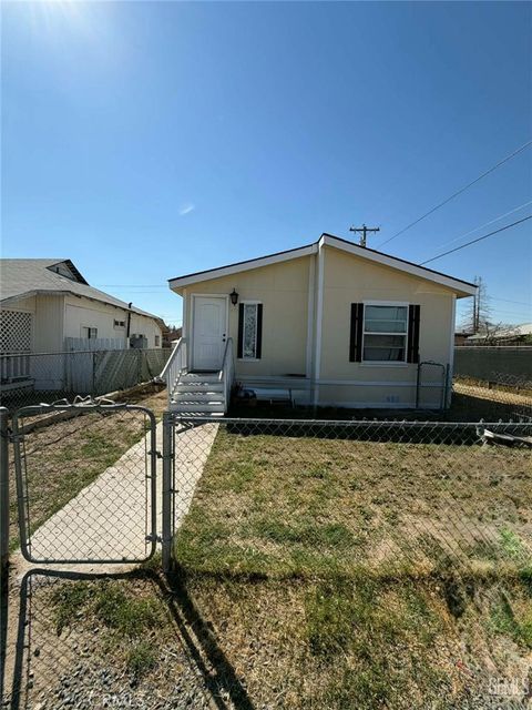 Photo of 473 Cedar St, Taft, CA 93268 (MLS # SR26074922)