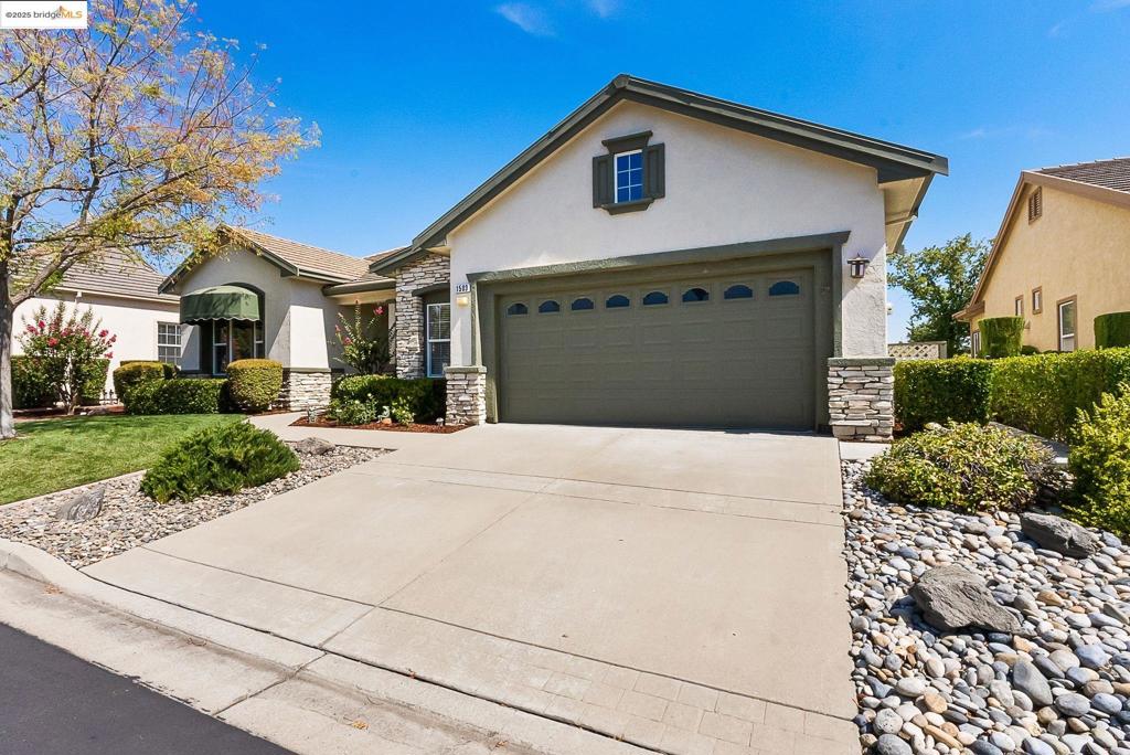 1503 Bismarck Ln