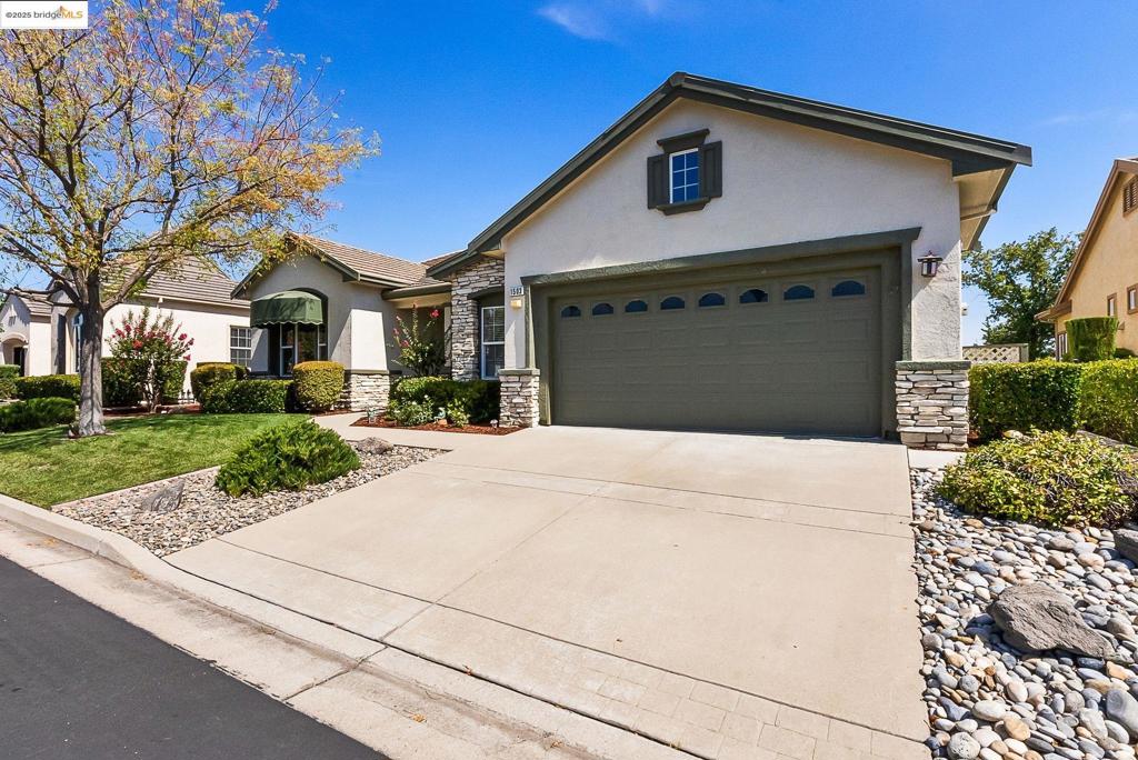 1503 Bismarck Ln