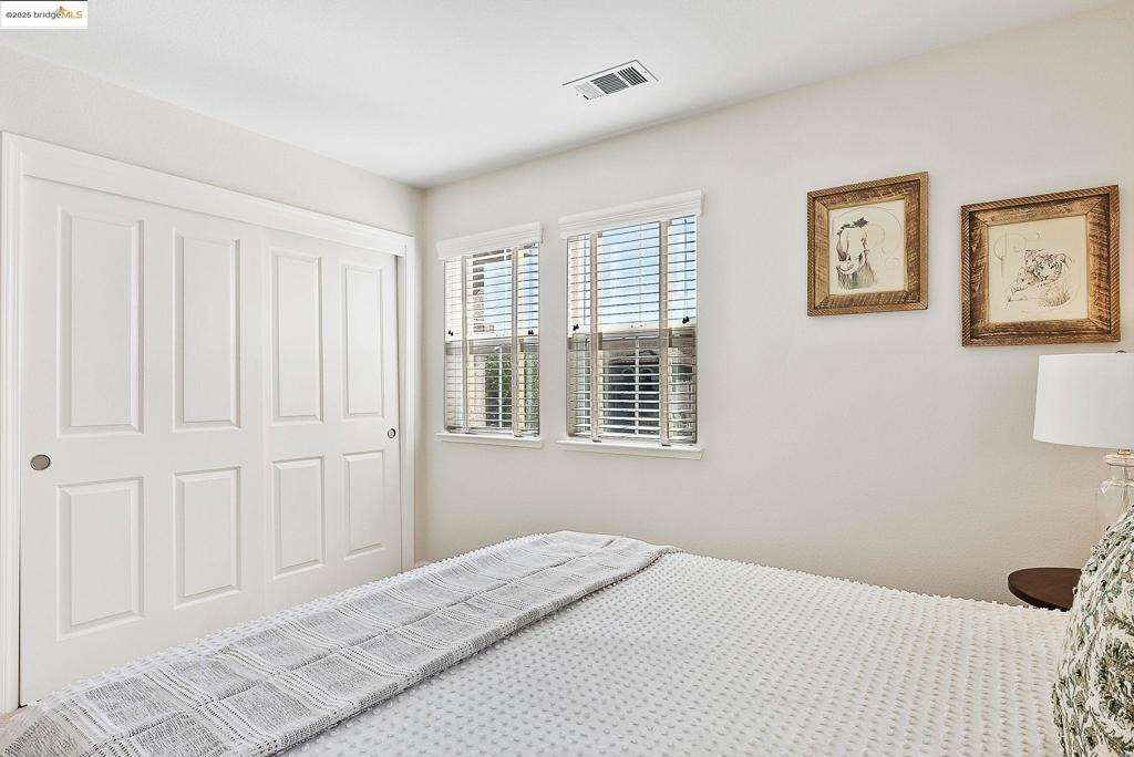 RAVENSWOOD - Residential