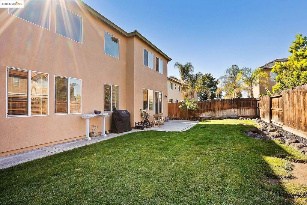 RAVENSWOOD - Residential