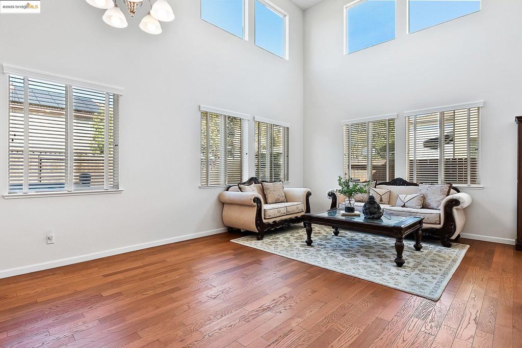 RAVENSWOOD - Residential