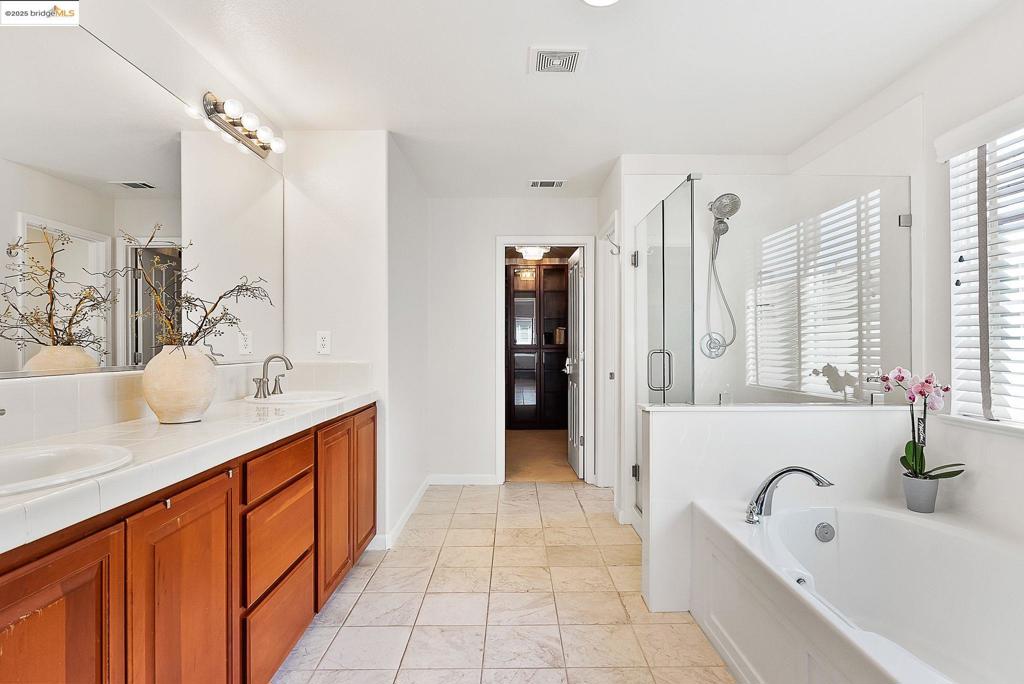 RAVENSWOOD - Residential