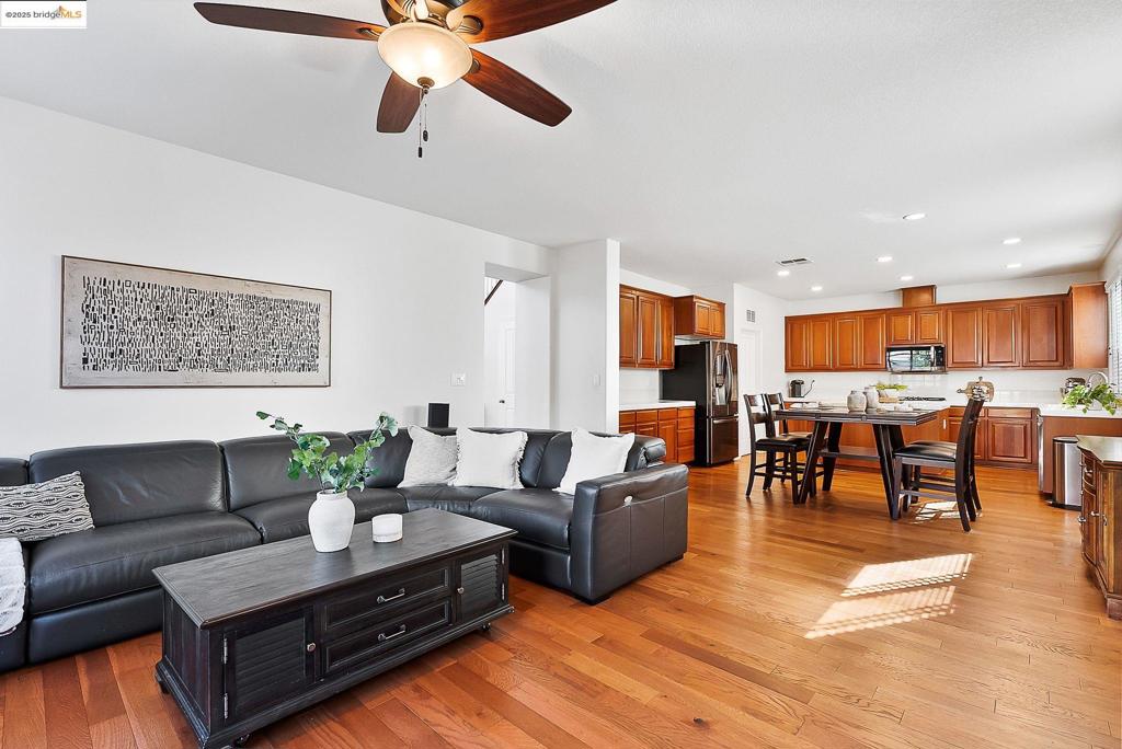 RAVENSWOOD - Residential