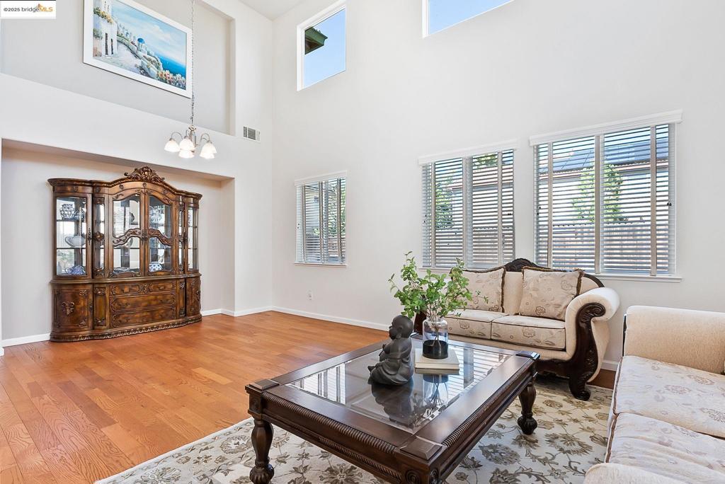 RAVENSWOOD - Residential