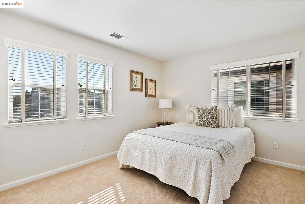 RAVENSWOOD - Residential