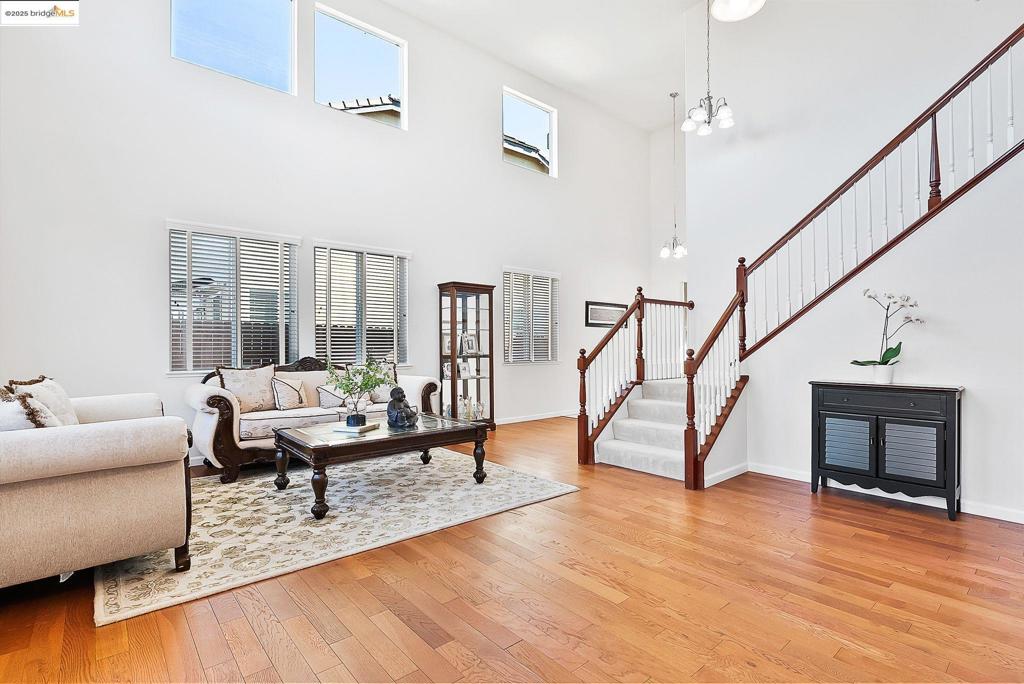 RAVENSWOOD - Residential