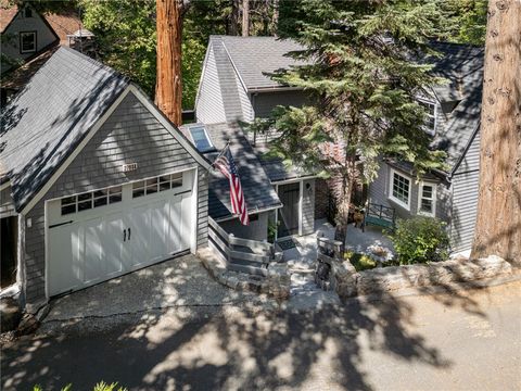 Photo of 27844 Greenway Drive, Lake Arrowhead, CA 92352 (MLS # IG25209683)