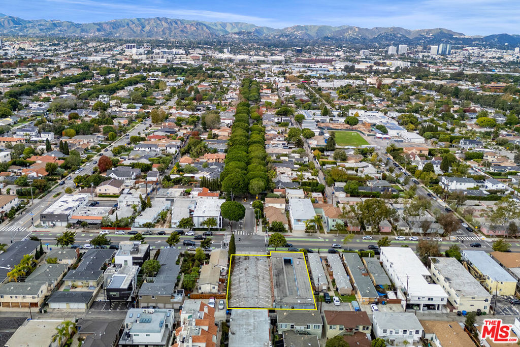 2338 Ocean Park Boulevard