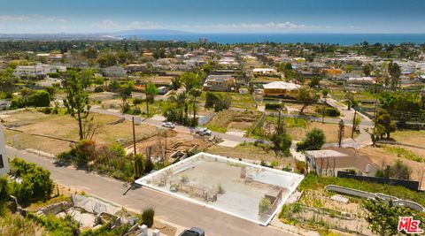 Photo of 14930 Mc Kendree Avenue, Pacific Palisades, CA 90272 (MLS # 26722091)