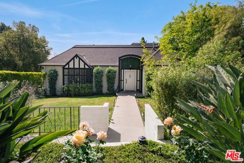 Photo of 690 Westgate Street, Pasadena, CA 91103 (MLS # 26729657)