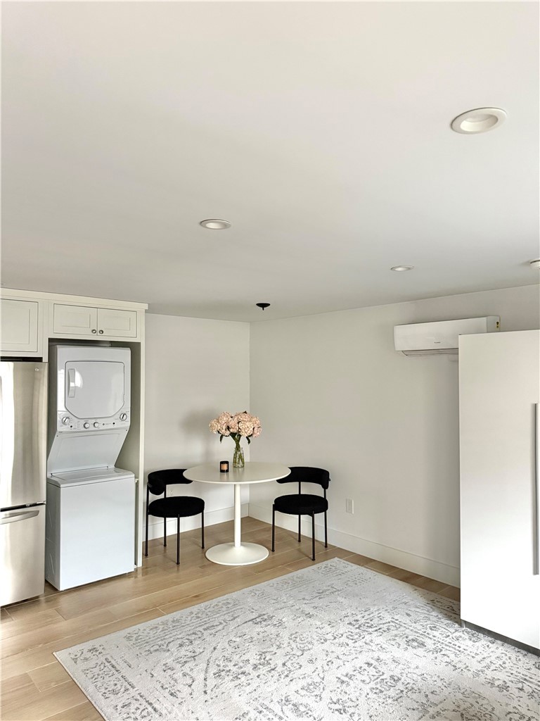 372 1/2 Jasmine Street