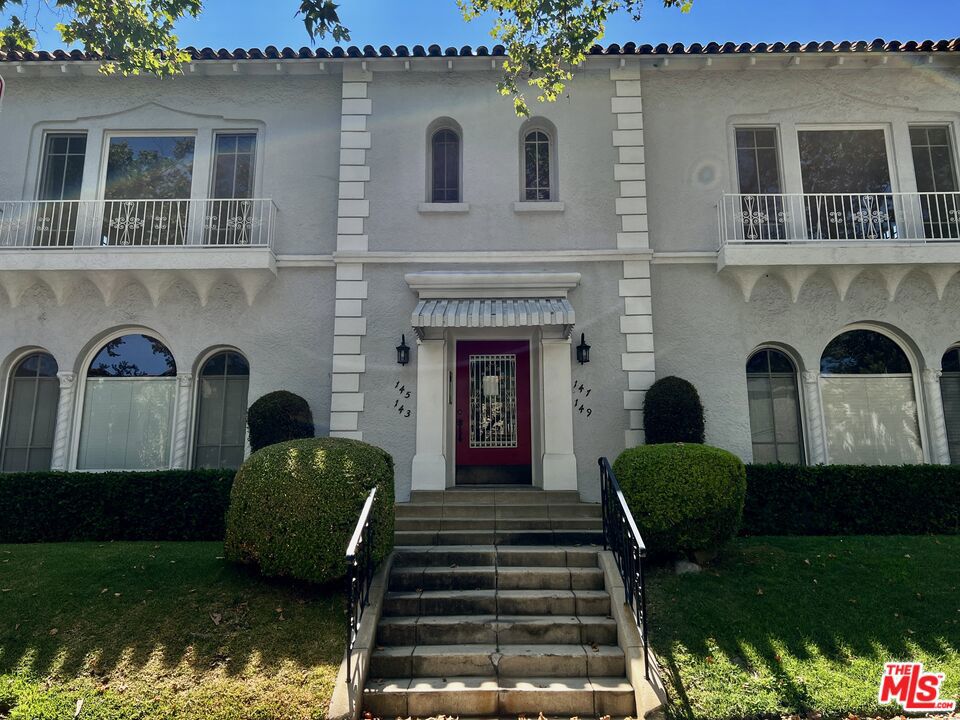 Properties 1 143 N Sycamore Avenue