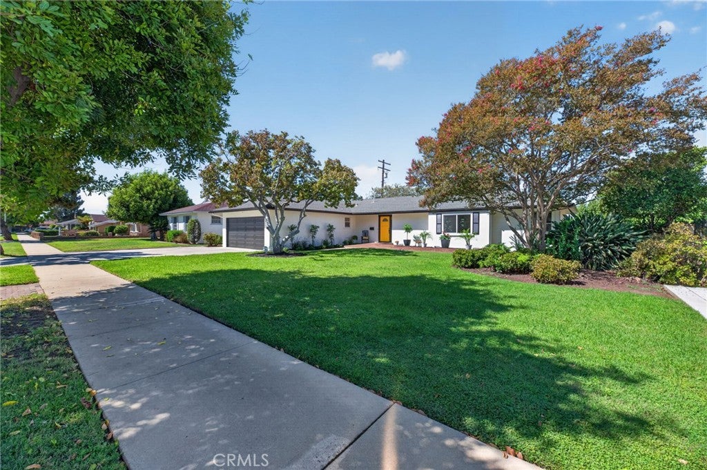 227 N Larkin