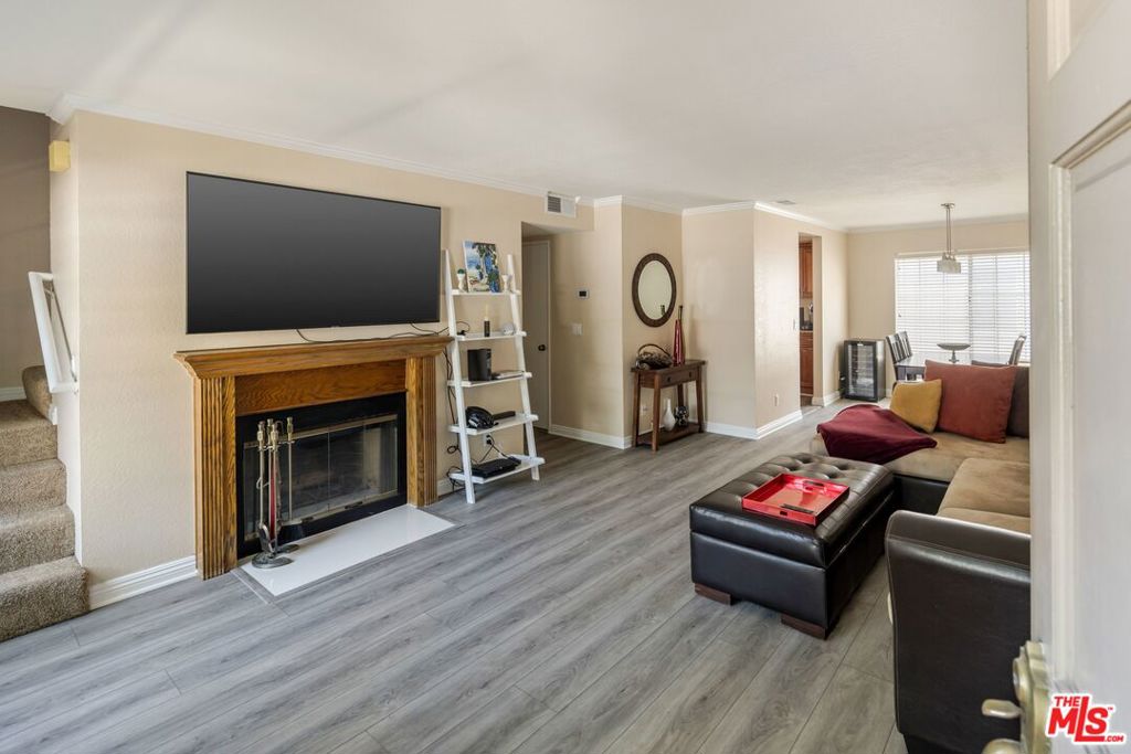 154 N Meridith Avenue 7