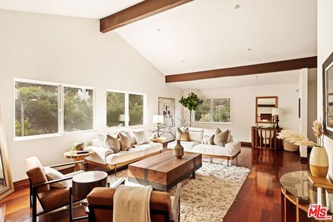 2617 Sleepy Hollow Place Glendale CA 91206