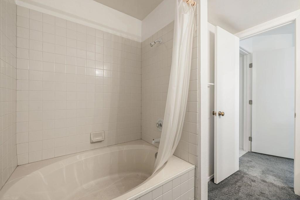 Palm Royale - Residential