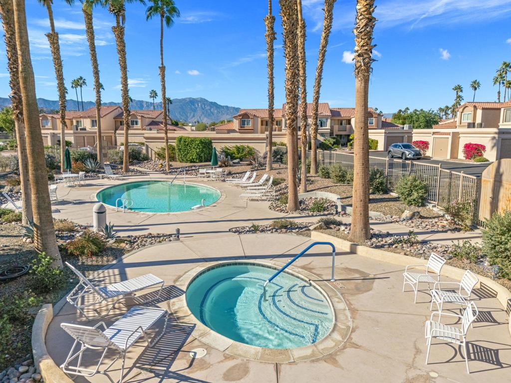 Palm Royale - Residential