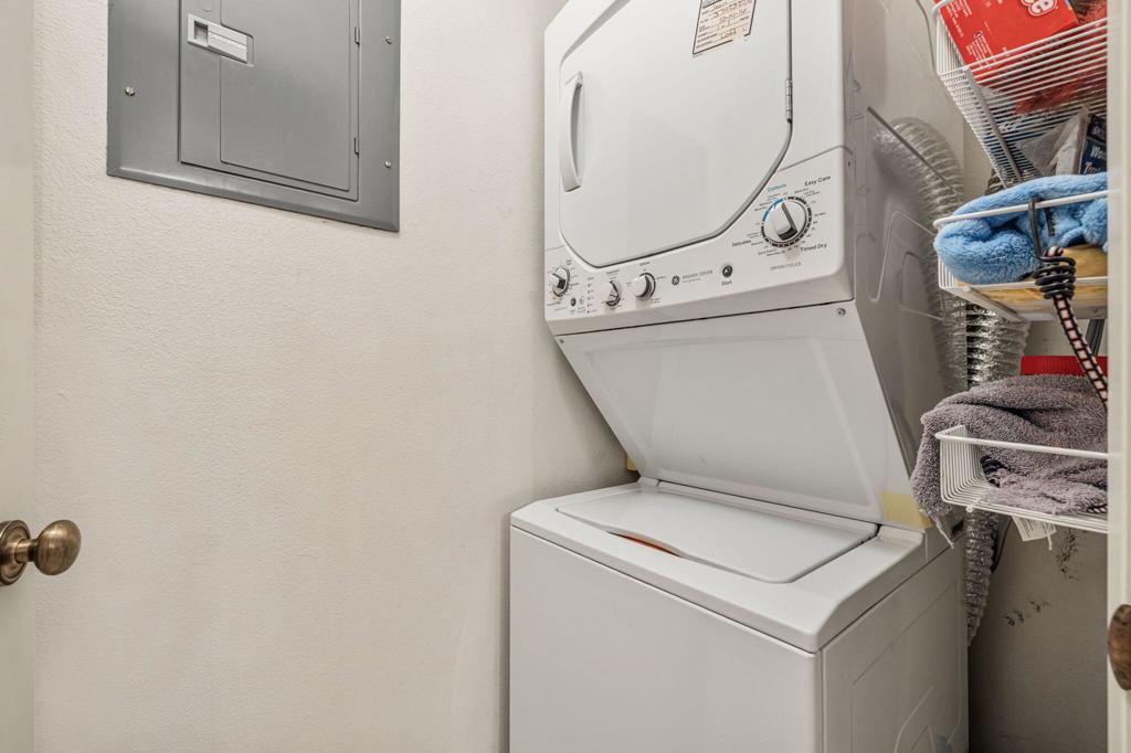 Palm Royale - Residential