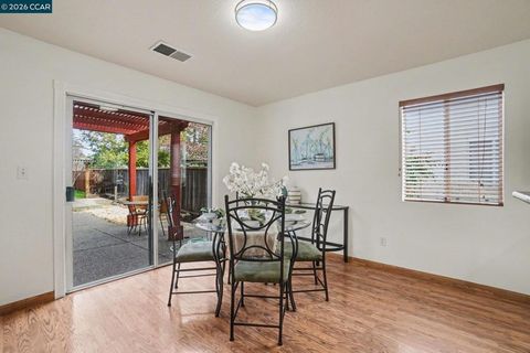 Photo of 933 Country Run Dr Dr, Martinez, CA 94553 (MLS # 41128592)