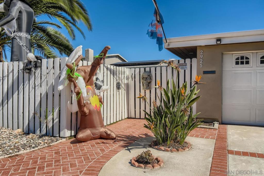 2925 Mission Village Dr
