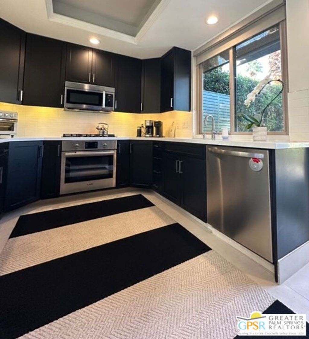 listing image 130721920625827347460