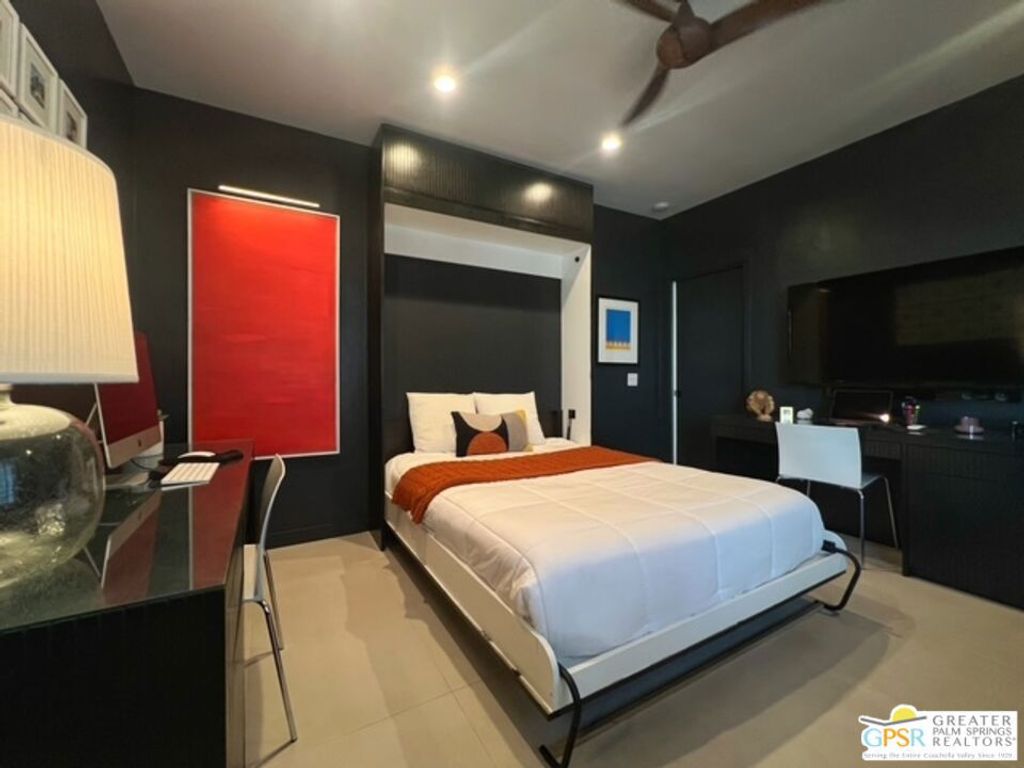 listing image 130721300895080096192