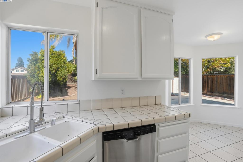 MEADOW CREEK - Residential