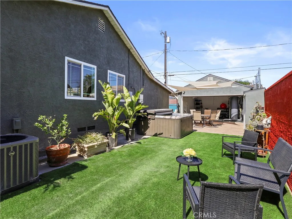 Lake Balboa, California 91406, United States, 3 Bedrooms Bedrooms, ,2 BathroomsBathrooms,Residential,Contingent,131339