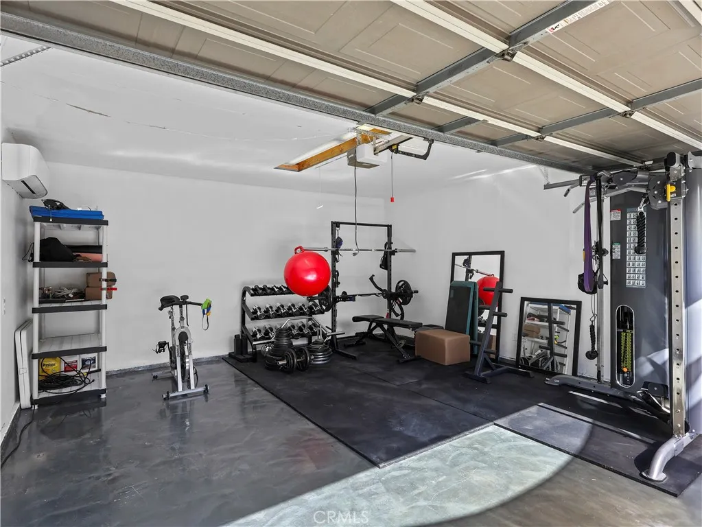 Lake Balboa, California 91406, United States, 3 Bedrooms Bedrooms, ,2 BathroomsBathrooms,Residential,Contingent,131339