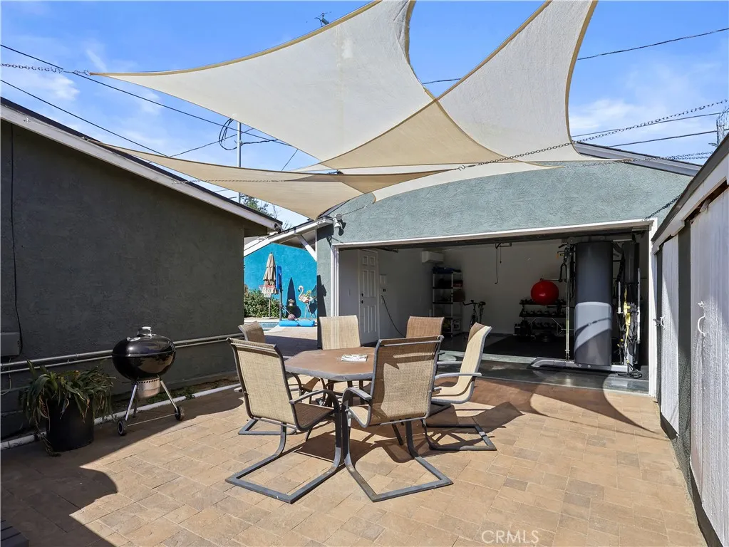 Lake Balboa, California 91406, United States, 3 Bedrooms Bedrooms, ,2 BathroomsBathrooms,Residential,Contingent,131339