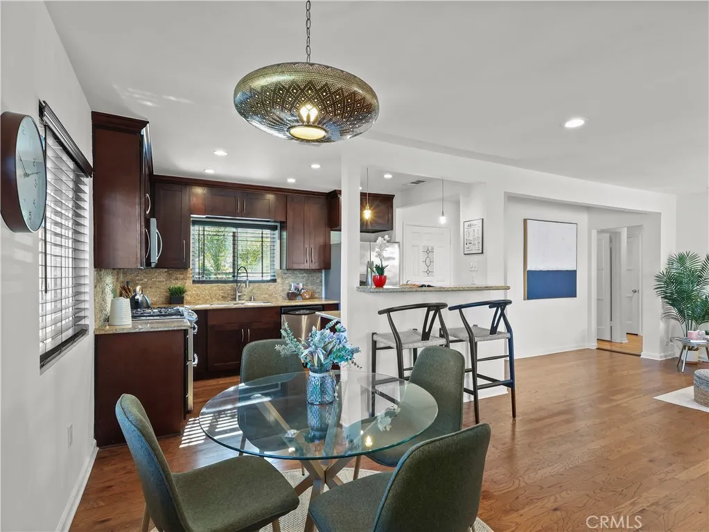 Lake Balboa, California 91406, United States, 3 Bedrooms Bedrooms, ,2 BathroomsBathrooms,Residential,Contingent,131339