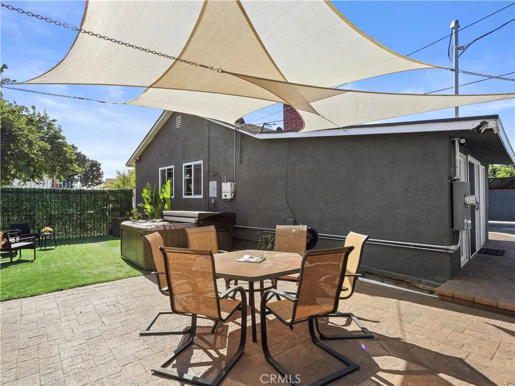 Lake Balboa, California 91406, United States, 3 Bedrooms Bedrooms, ,2 BathroomsBathrooms,Residential,Contingent,131339