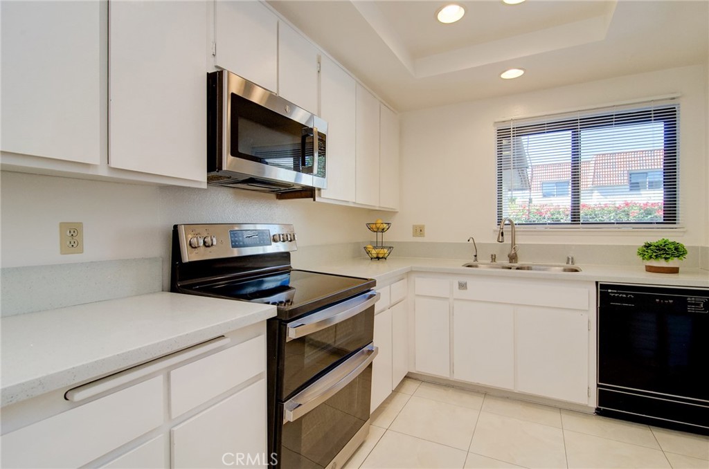 28022 Ridgecove N