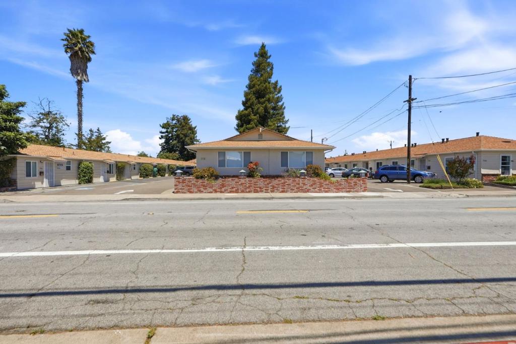 755 Fargo Avenue