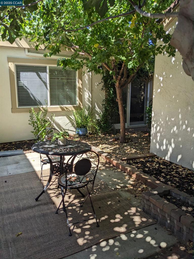 HIDDEN CREEK - Residential