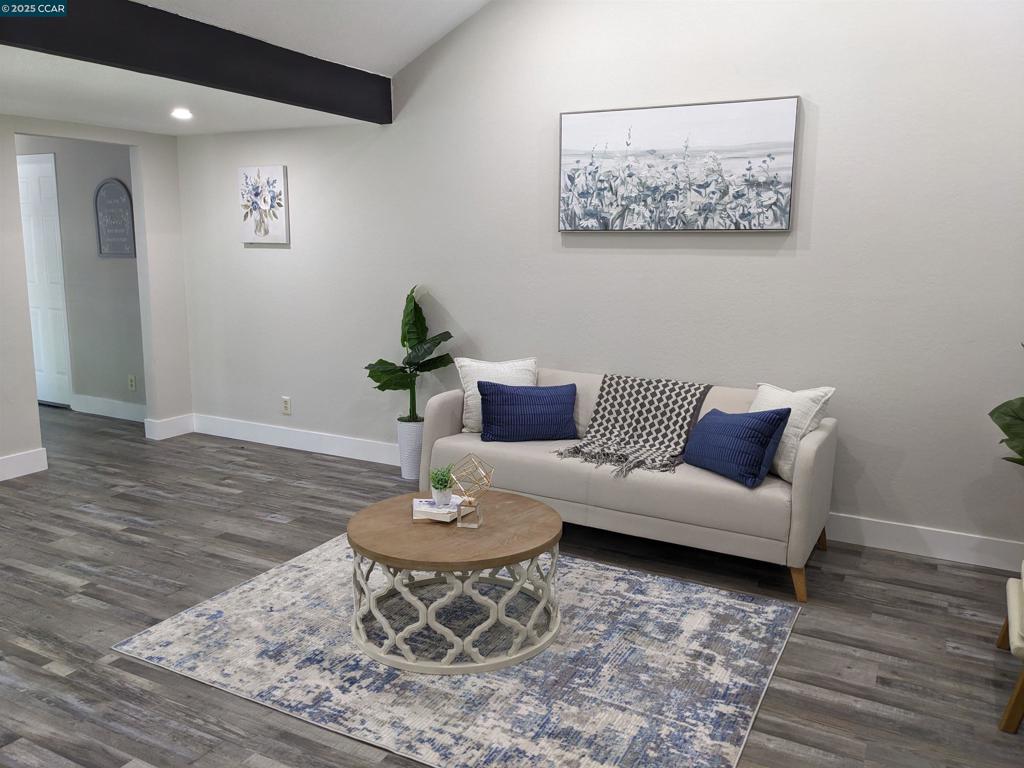 HIDDEN CREEK - Residential