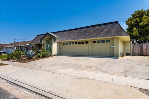 Photo of 1577 Wintergreen Place #B, Costa Mesa, CA 92626 (MLS # IG26073732)
