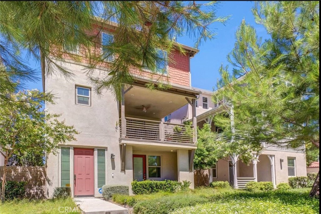 This beautiful 3-level home in desirable Phillips Ranch has a great floorplan, lots of private outdoor space and timeless fixtures & finishes. Inside the front door, the
lower level offers a guest room with an ensuite and a private covered patio. This level would make a great in-law suite. The foyer also has access to the 2-car
garage as well as the cozy side courtyard. On the main level, you'll find an open layout (kitchen/living/dining) with wood-look tile floors and lots of windows that
fill the space with natural light. The beautiful white kitchen features granite countertops, stainless appliances & apron-front sink, undercabinet lighting and a big
island with seating for a crowd. Just steps away from the living room, you can relax and entertain on the large covered patio. The top level offers three bedrooms
and a spacious laundry room with floor-to-ceiling storage. The isolated primary bedroom includes a custom walk-in closet nearly the size of another bedroom. The
ensuite boasts dual sinks, gold fixtures, a W/C and a beautiful tiled shower with a rainhead showerhead. On the other side of the floor plan, the guest rooms share
the full hallway bathroom. Residents of Phillips Ranch enjoy community amenities like playgrounds, picnic/BBQ areas, walking paths and a dog park. You'll be
just5 mins from all the shopping & dining along Rio Rancho Rd. and the top-ranked HS is less than a mile from your front door! You can also hop on the 60 or 71
Fwys in no time at all.
Appliances Furniture,Pets & Utilities:
*All furniture seen in the photo are also included in the lease.
*No pets allowed
*All utilities are
included